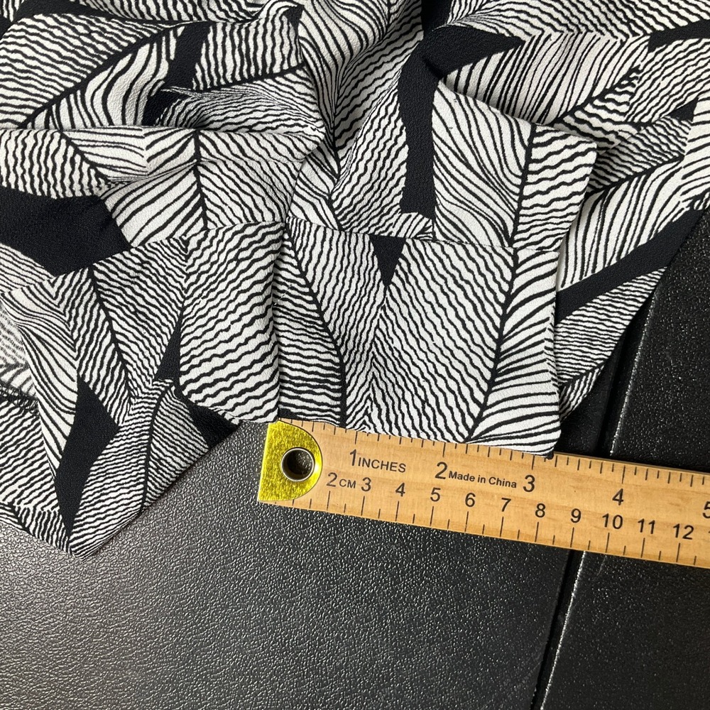 LOFT Romper Womens 8P Black Leaf Print V-Neck Pocket Botanical‎ Resort Travel - Picture 13 of 16